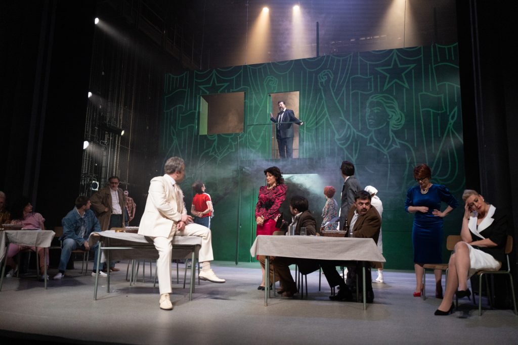 Златна вила Мајсотри, мајстори